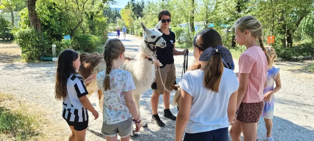 Flower Camping Les Rives de l'Aygues 3 étoiles★★★
