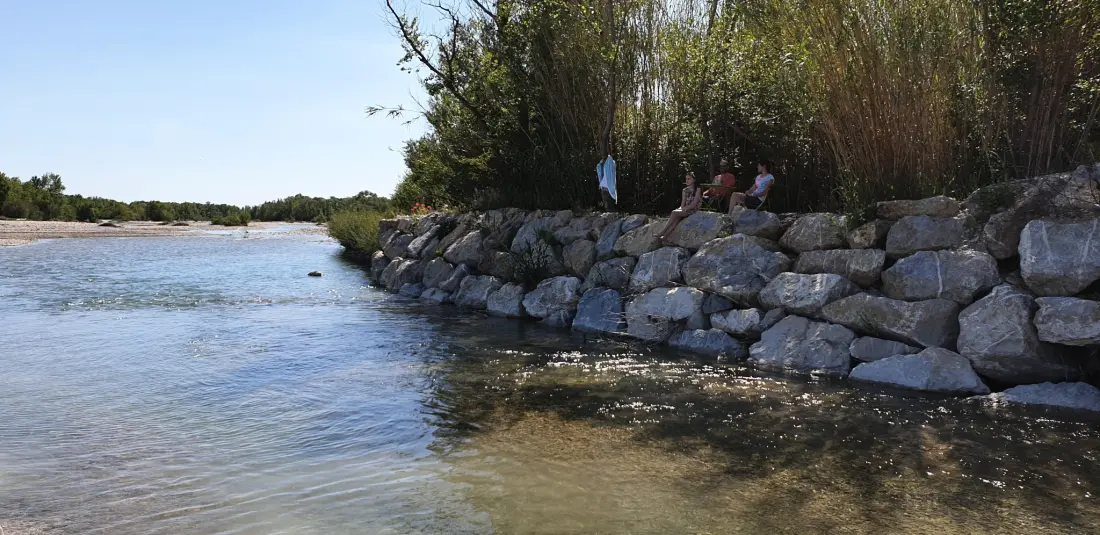 Flower Camping Les Rives de l'Aygues 3 étoiles★★★