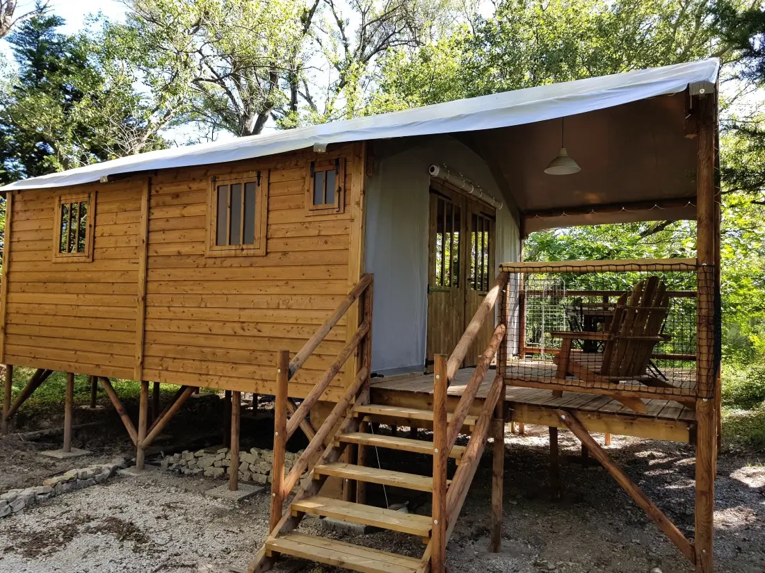 Flower Camping Les Rives de l'Aygues 3 étoiles★★★