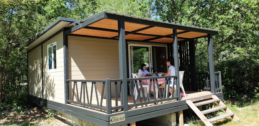 Flower Camping Les Rives de l'Aygues 3 étoiles★★★
