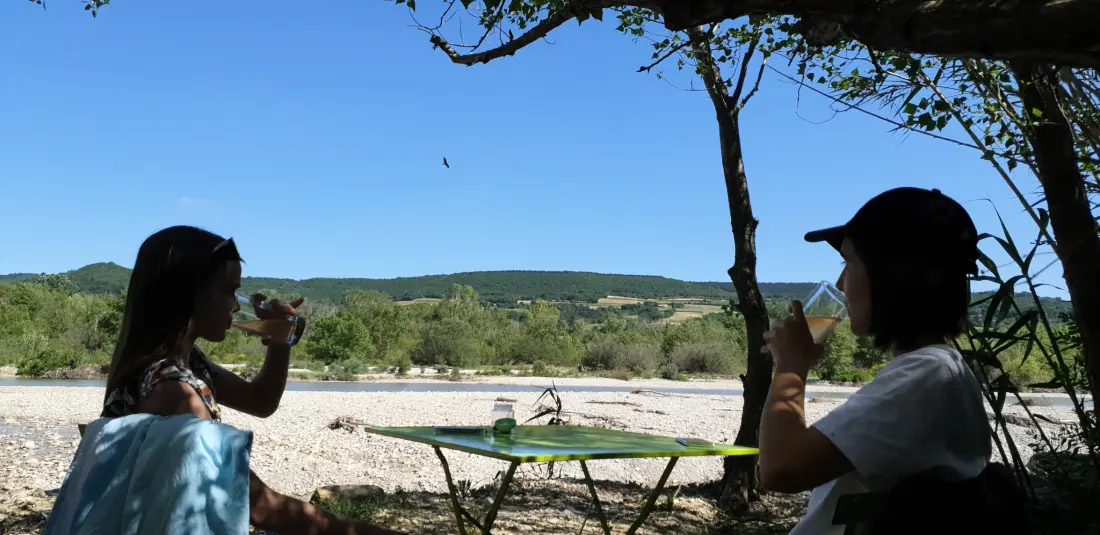 Flower Camping Les Rives de l'Aygues 3 étoiles★★★