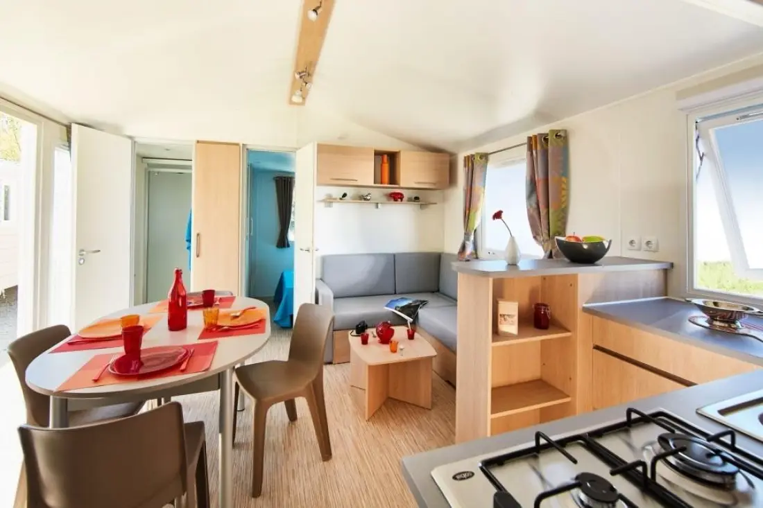 Flower Camping Les Rives de l'Aygues 3 étoiles★★★