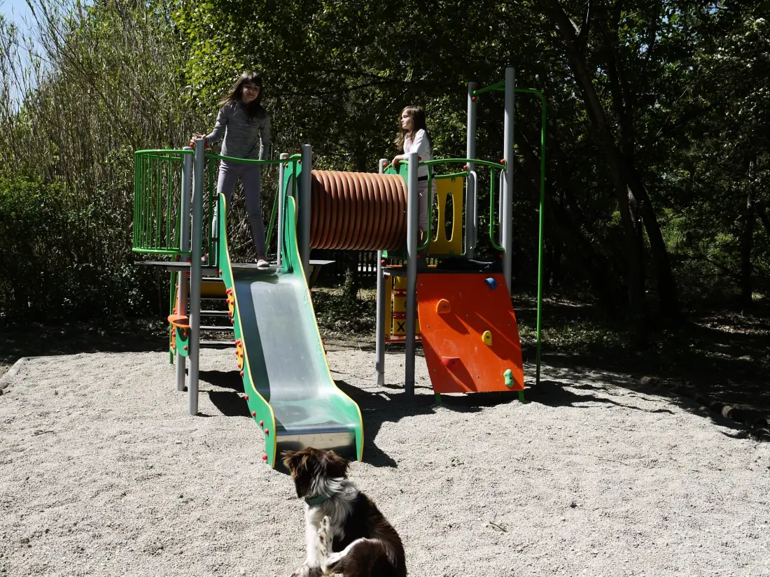 Flower Camping Les Rives de l'Aygues 3 étoiles★★★