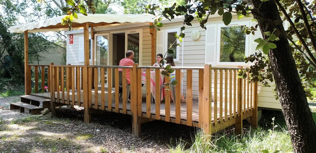 Flower Camping Les Rives de l'Aygues 3 étoiles★★★