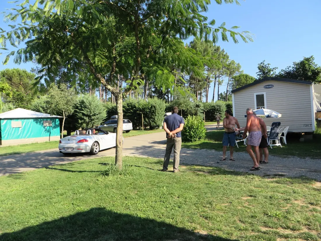Camping La Rouvière Les Pins 3 étoiles★★★