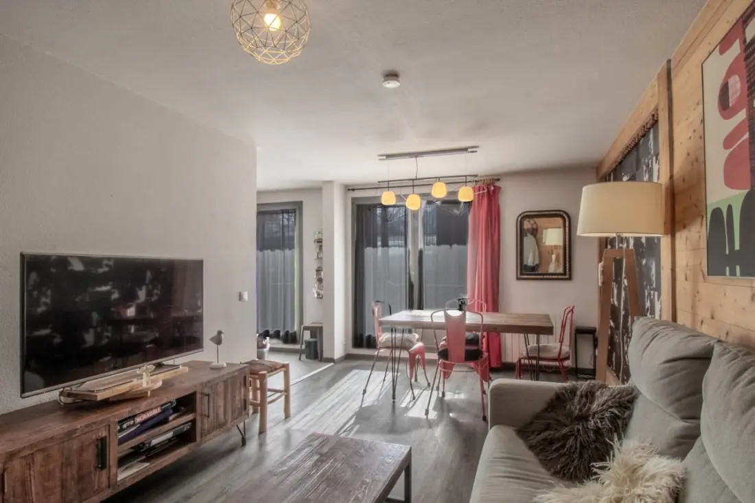 Adonis A, Appartement Spacieux Et Traversant, Cosy Et Rénové