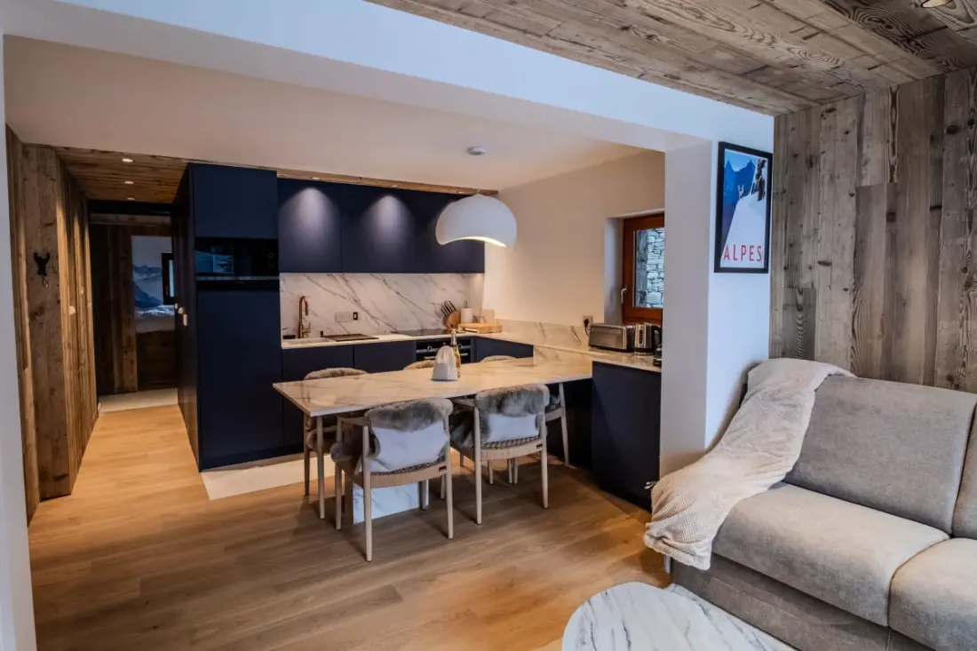 Superbe Appartement Rénové, Turios 1