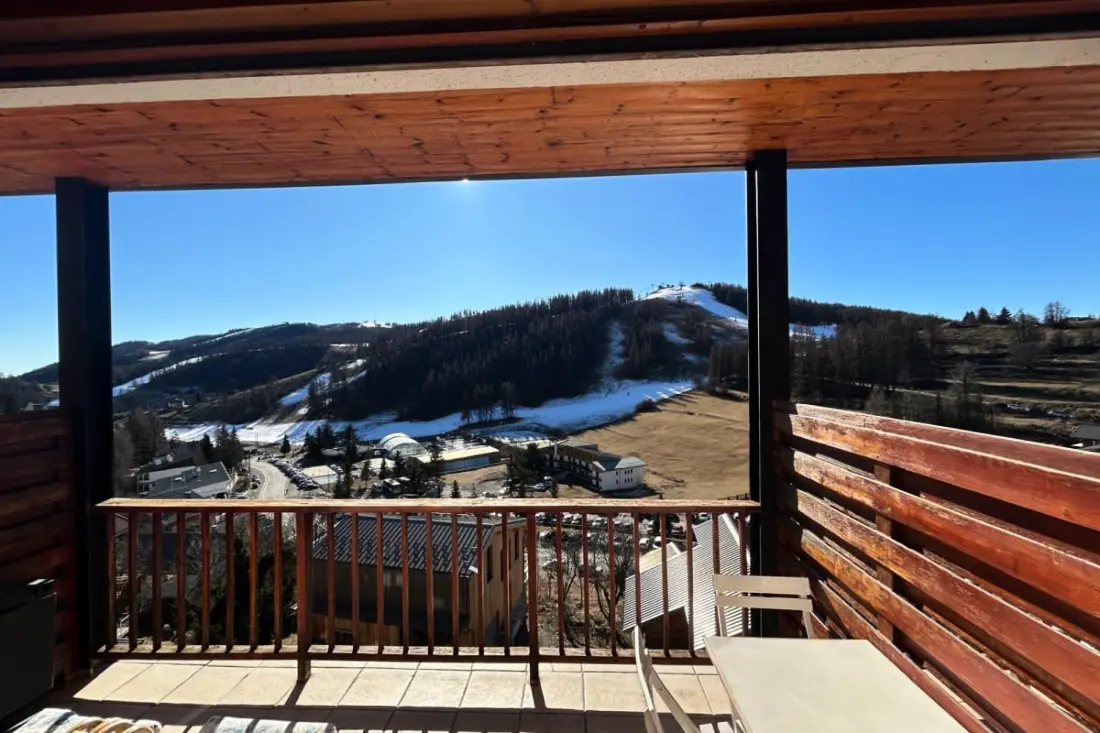 06cn : Appartement 6 à 10 Personnes Avec Terrasse