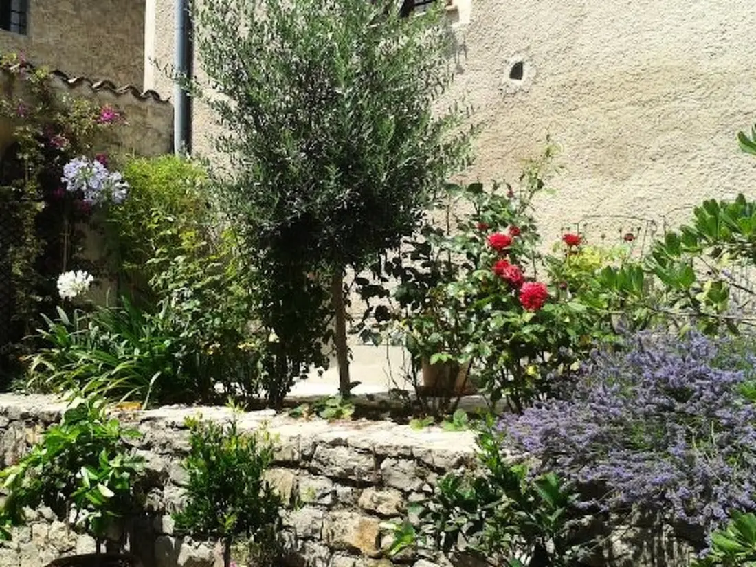 Résidence SCHÖNES STUDIO MIT GARTEN FÜR 2 IM DORF
