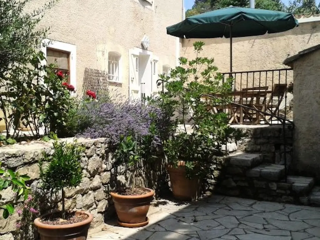 Résidence SCHÖNES STUDIO MIT GARTEN FÜR 2 IM DORF