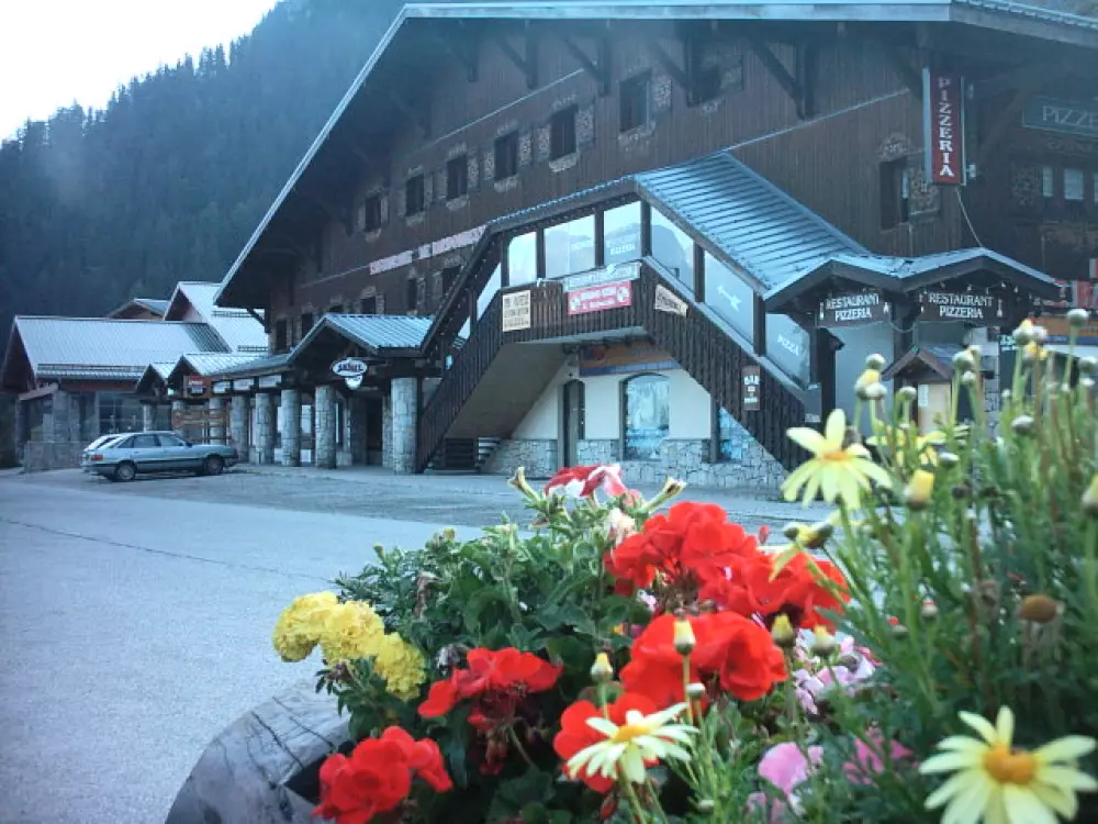 Chalet Club