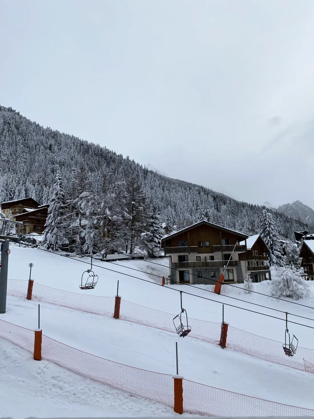 Chalet Club