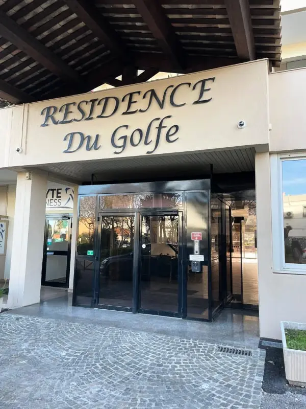 Résidence Séjour à Golf-juan | Résidence Avec Piscine, Parc Et Parking