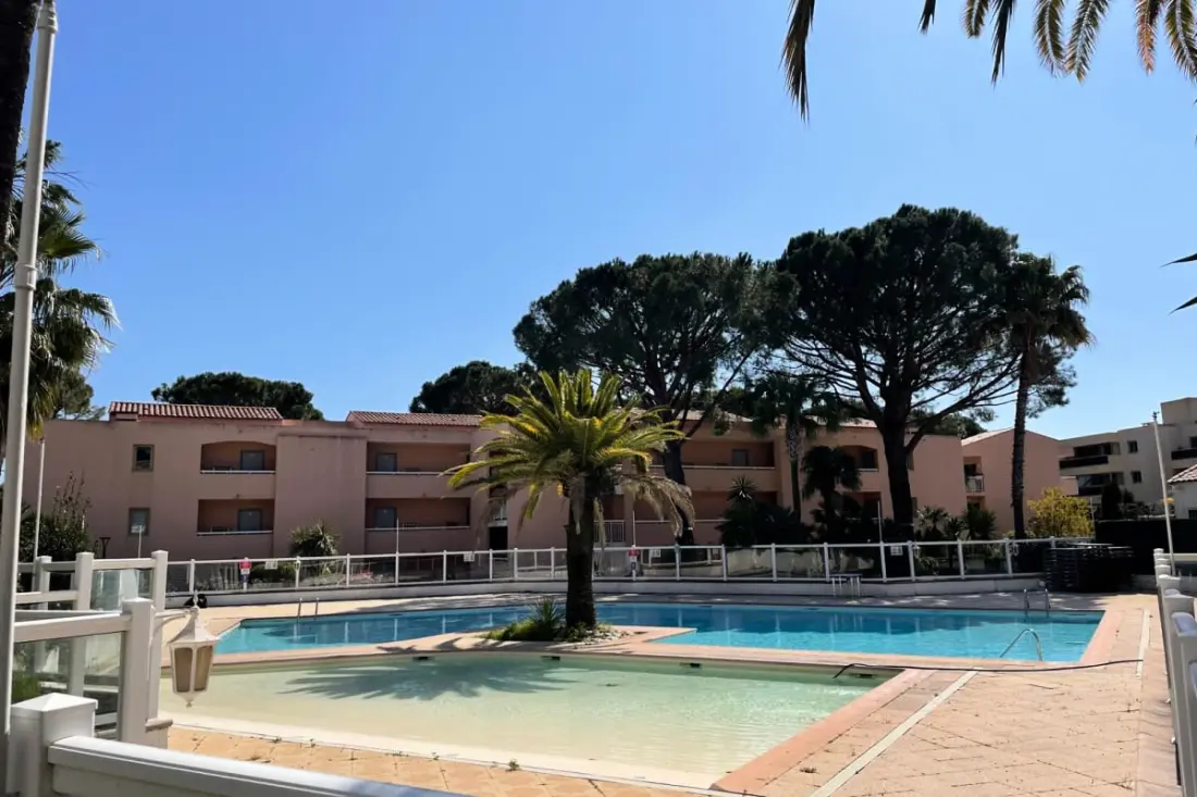 Résidence Séjour à Golf-juan | Résidence Avec Piscine, Parc Et Parking