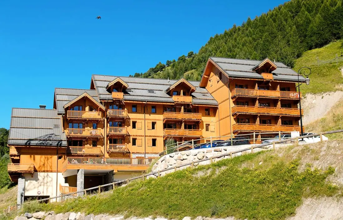 Résidence Odalys Le Hameau et Les Chalets de la Vallée d'Or 3 étoiles★★★