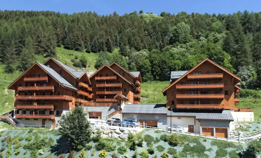 Résidence Odalys Le Hameau et Les Chalets de la Vallée d'Or 3 étoiles★★★
