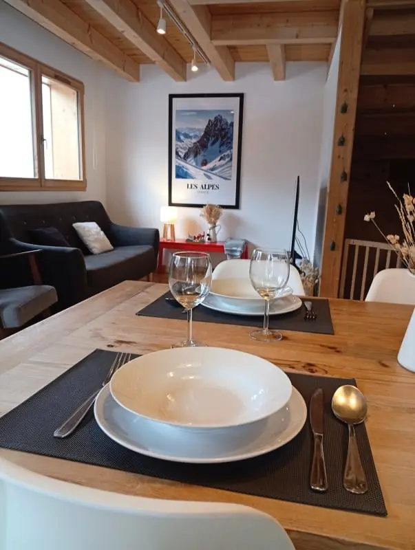 Chalet Familial 3 Chambres • Jardin 600 M² • Vars