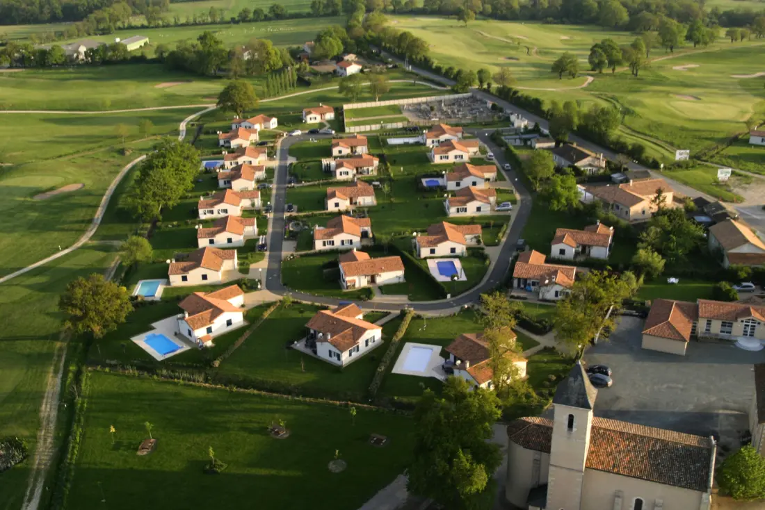 Bourg Est – Vigelière    3 étoiles★★★