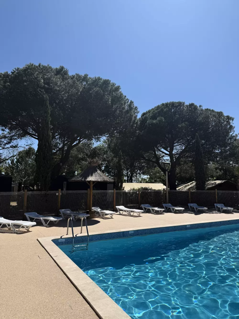 Flower Camping Le Mas de Mourgues 3 étoiles★★★