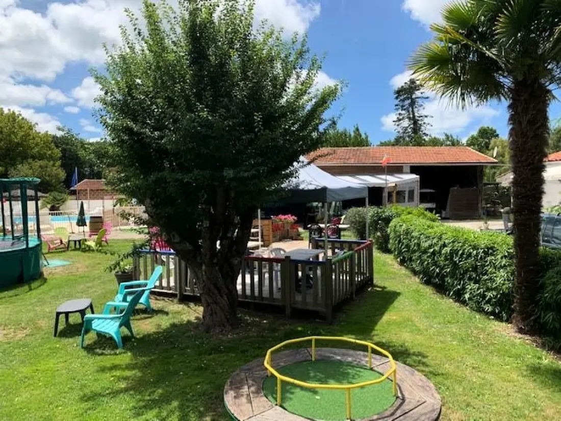 Camping Ushuaïa Villages La Chesnays 4 étoiles★★★★