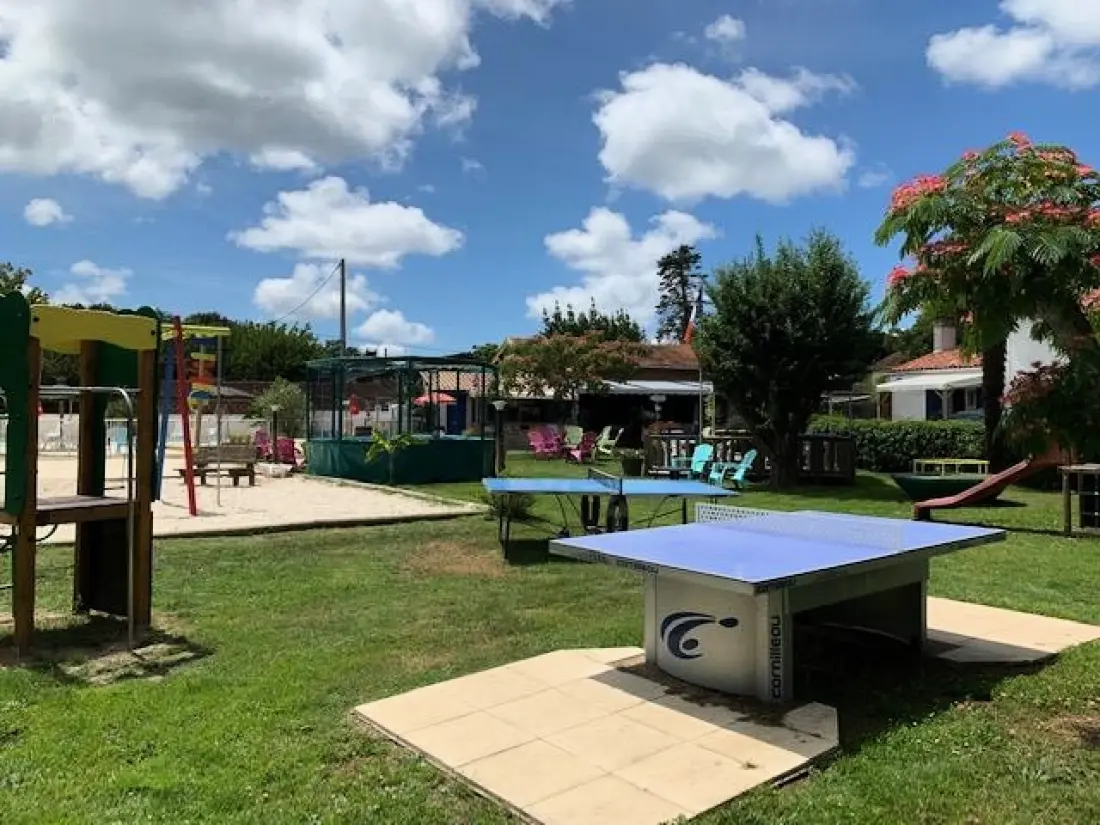 Camping Ushuaïa Villages La Chesnays 4 étoiles★★★★