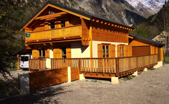 Chalet 6 pièces 10 personnes cadre magnifique