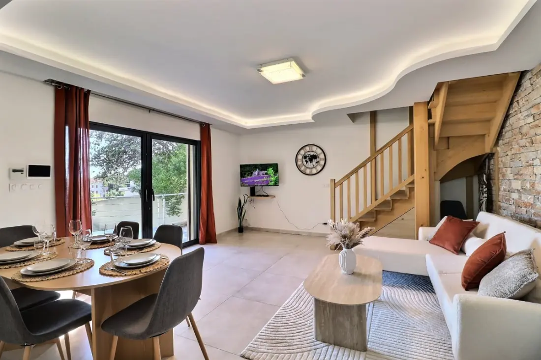 Altinea - Maison Familiale &amp; Piscine à Débordement