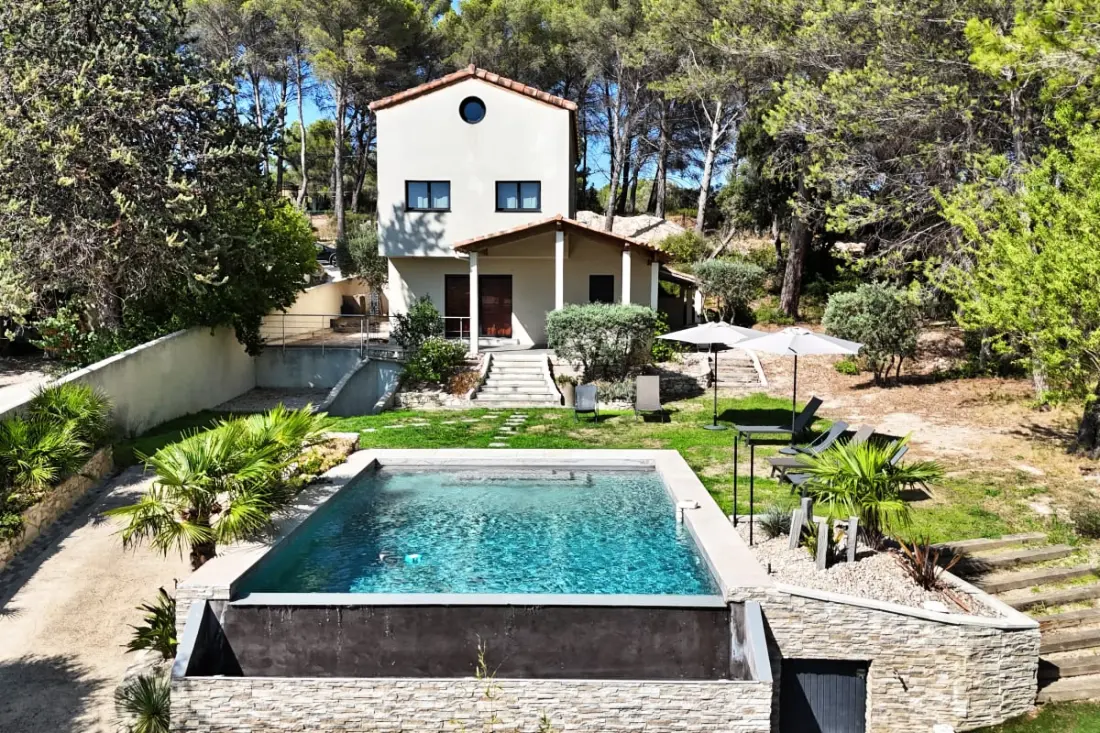 Altinea - Maison Familiale &amp; Piscine à Débordement