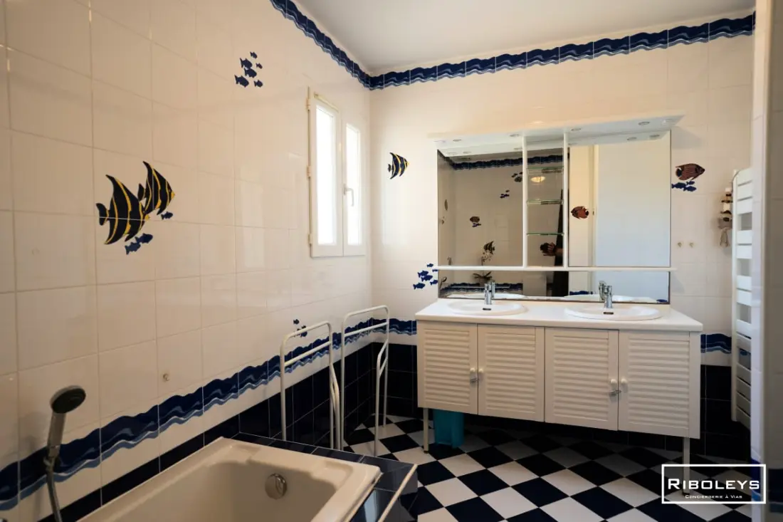 Riboleys – Villa Plain-pied Avec Piscine Et Clim
