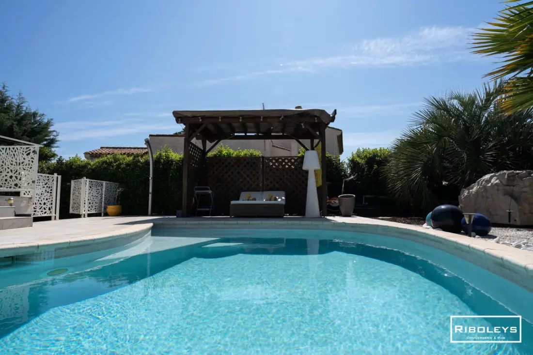 Riboleys - Villa T4bis Climatisée Avec Piscine