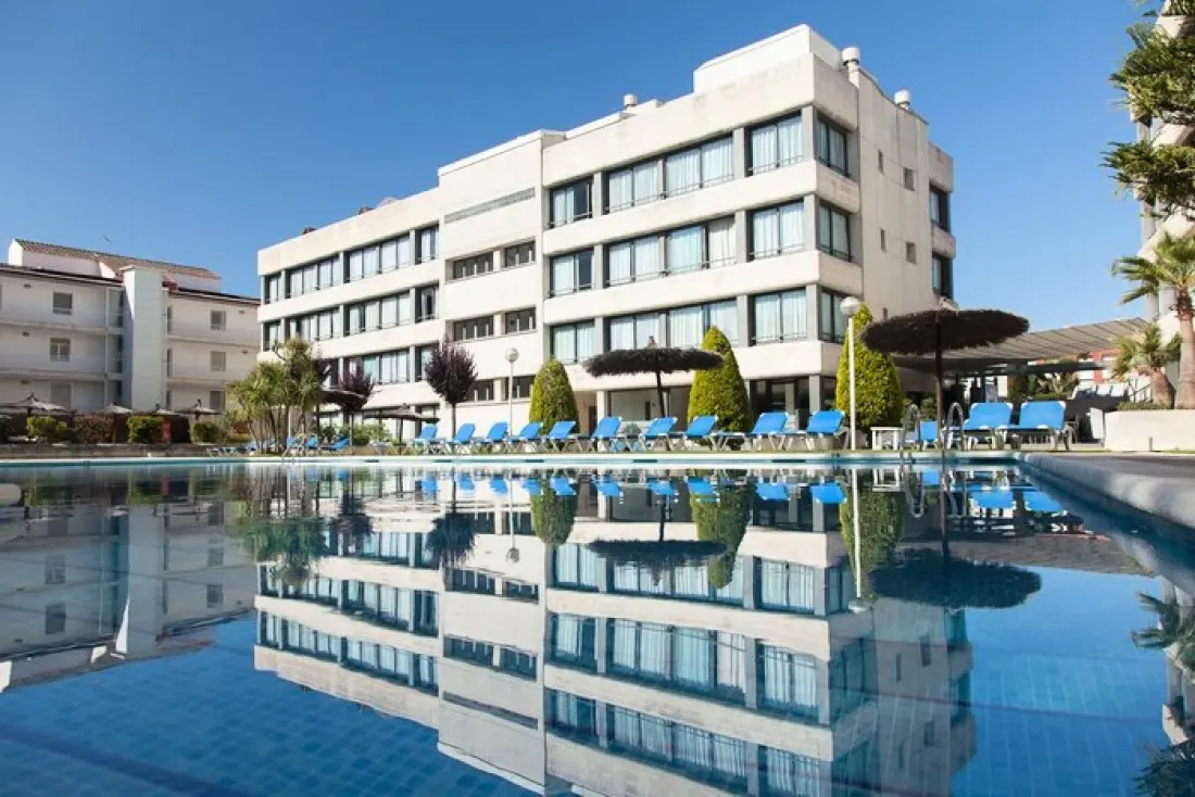 Atenea Park Suites & Apartments