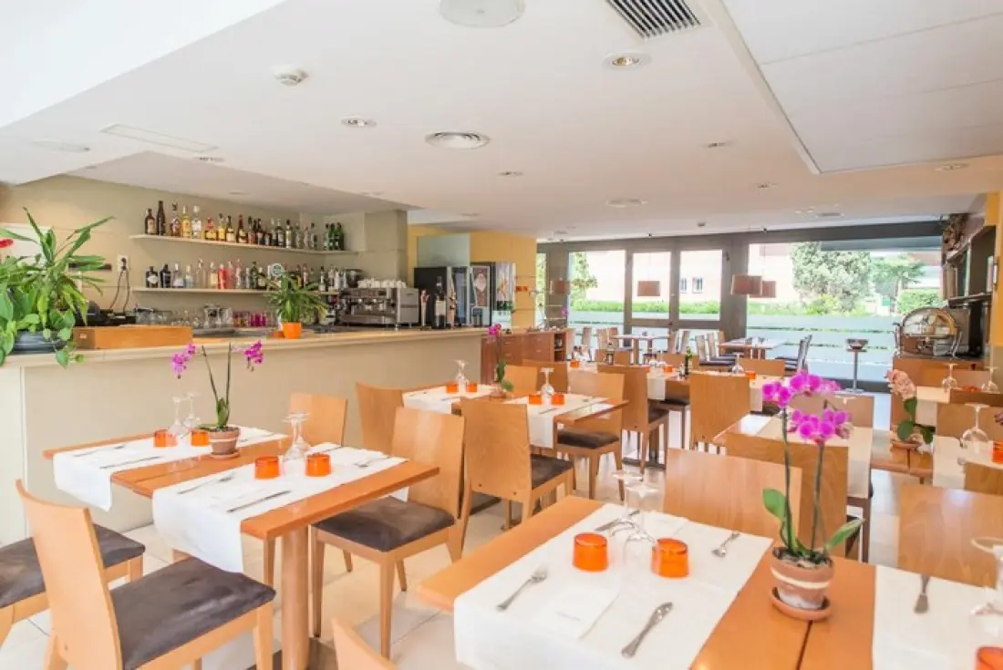 Atenea Park Suites & Apartments