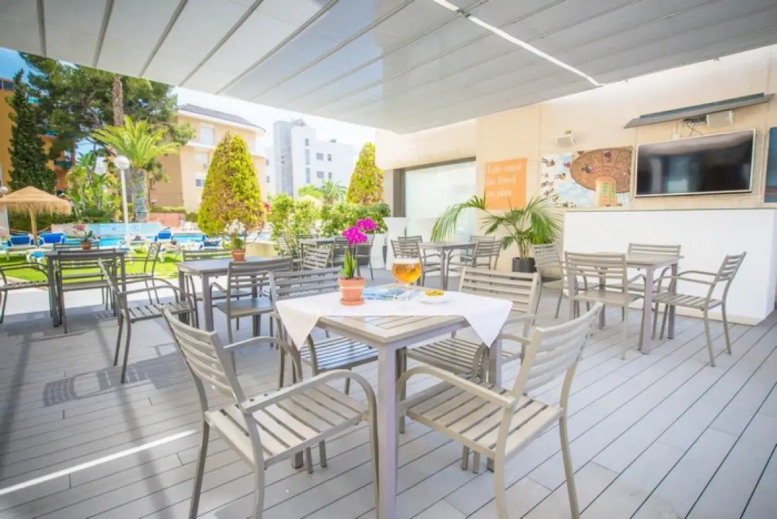 Atenea Park Suites & Apartments