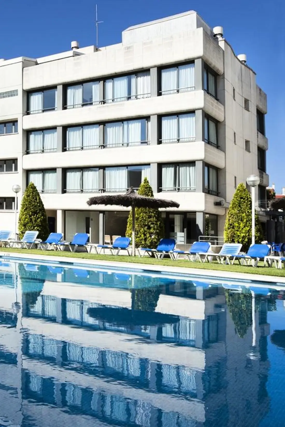 Atenea Park Suites & Apartments