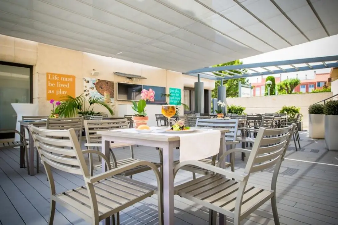 Atenea Park Suites & Apartments