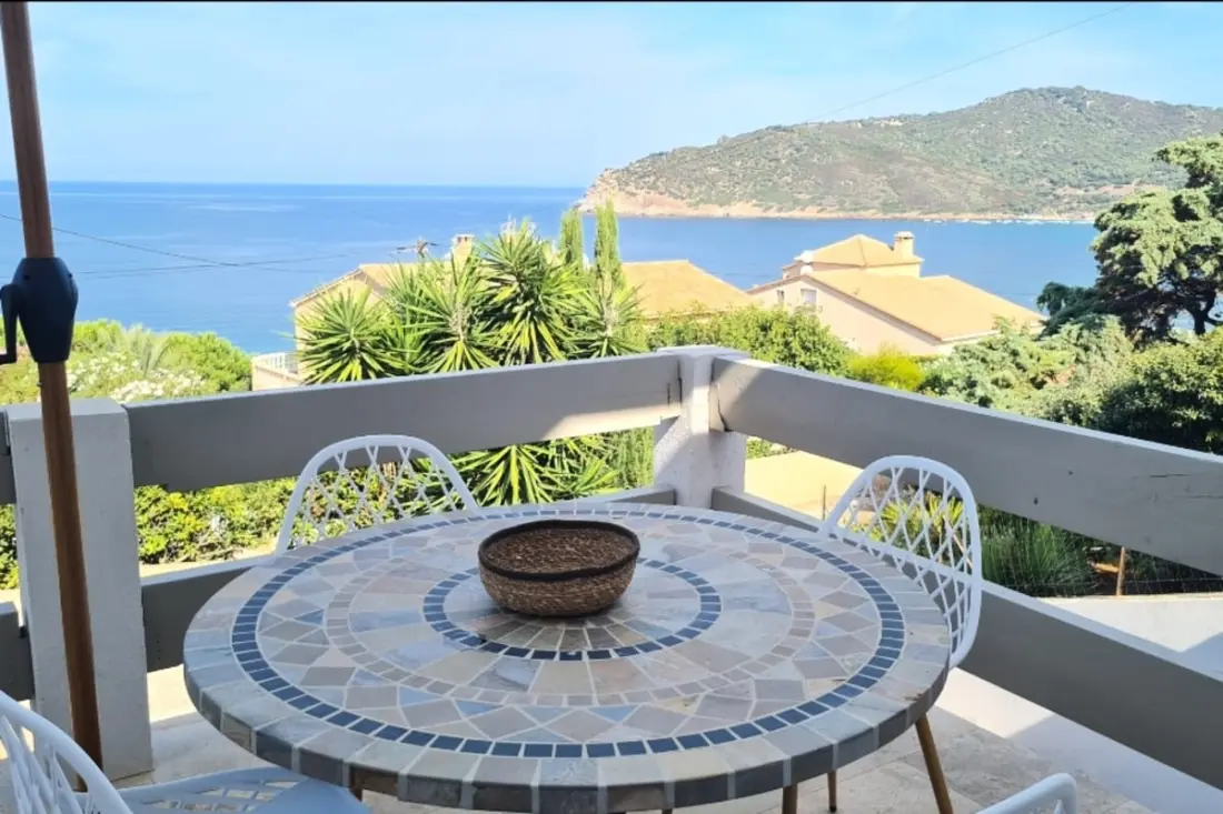 Appartement Avec Terrasse Et Vue à 360° Sur La Mer
