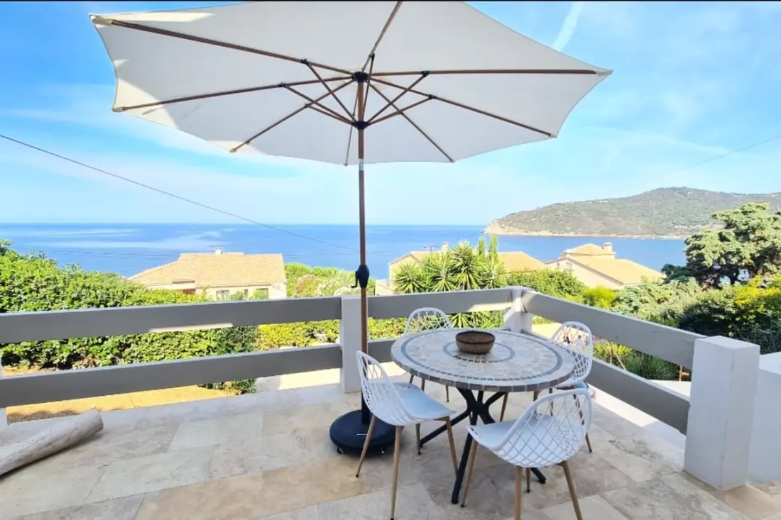 Appartement Avec Terrasse Et Vue à 360° Sur La Mer