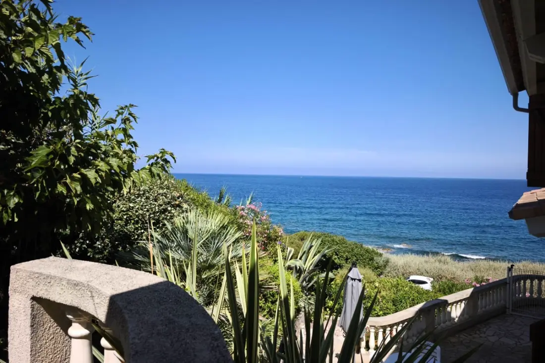 Villa Spacieuse Avec Piscine Et Vue Sur La Mer