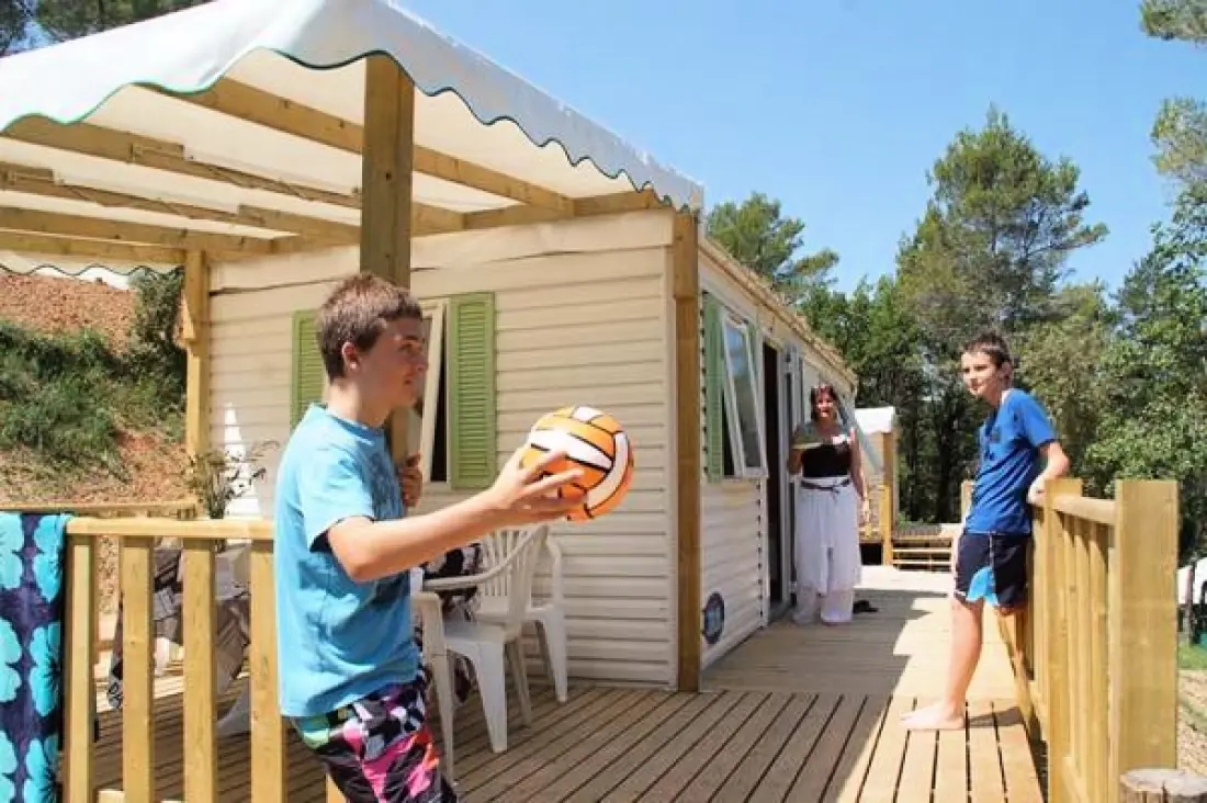 Camping Paradis Le Ruou 4 étoiles★★★★