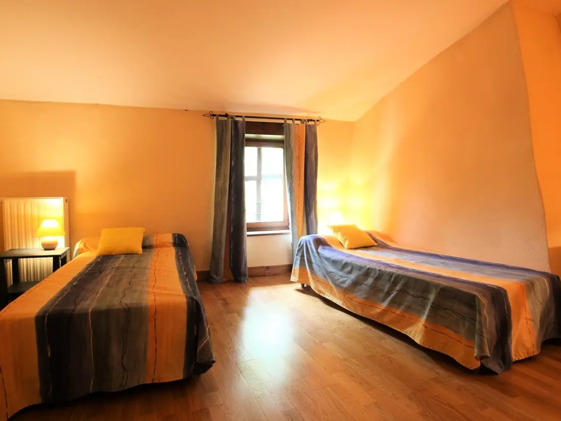 Maison de Vacances Villeneuve-d'Allier 4