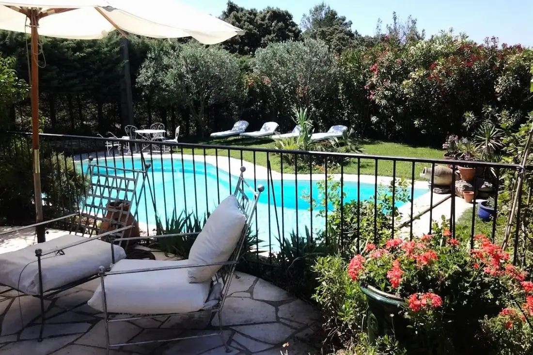 Maison Avec Piscine à Villeneuve-lès-avignon