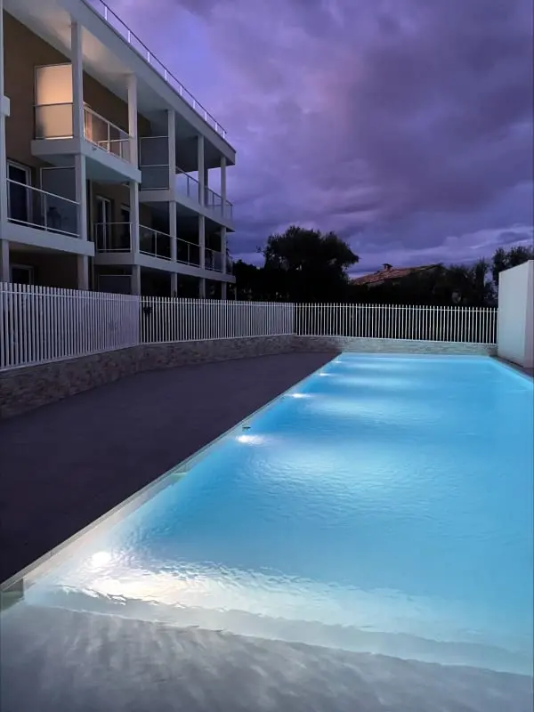 Studio Moderne - Terrasse - Piscine