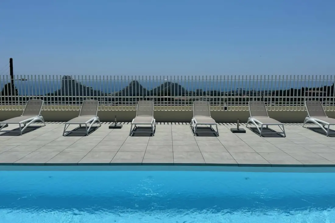 Studio Moderne - Terrasse - Piscine