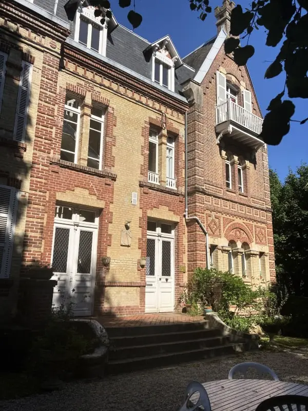 Studio Avec Mezzanine Dans Villa Du 19eme, Parking