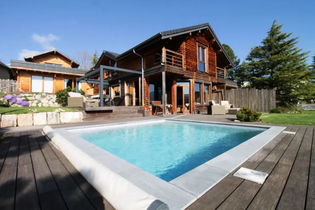 Formidable Chalet Avec Piscine Et Vue