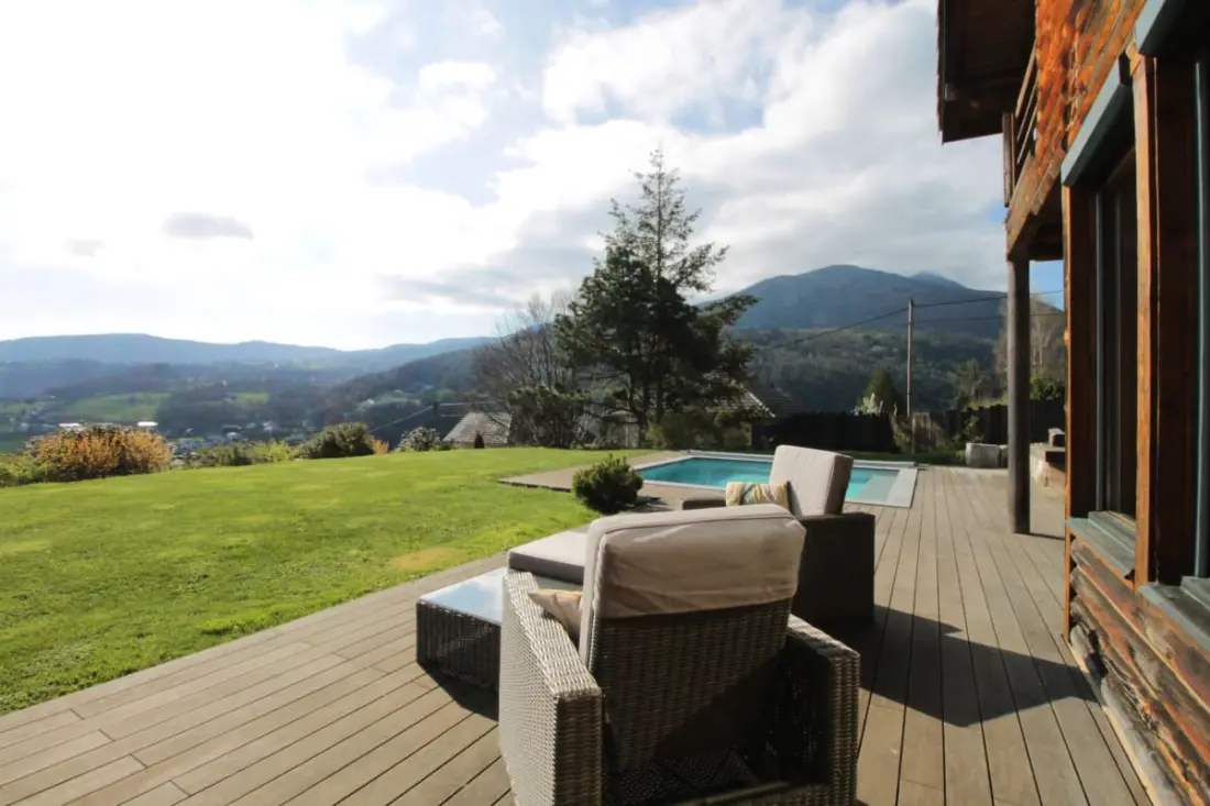 Formidable Chalet Avec Piscine Et Vue