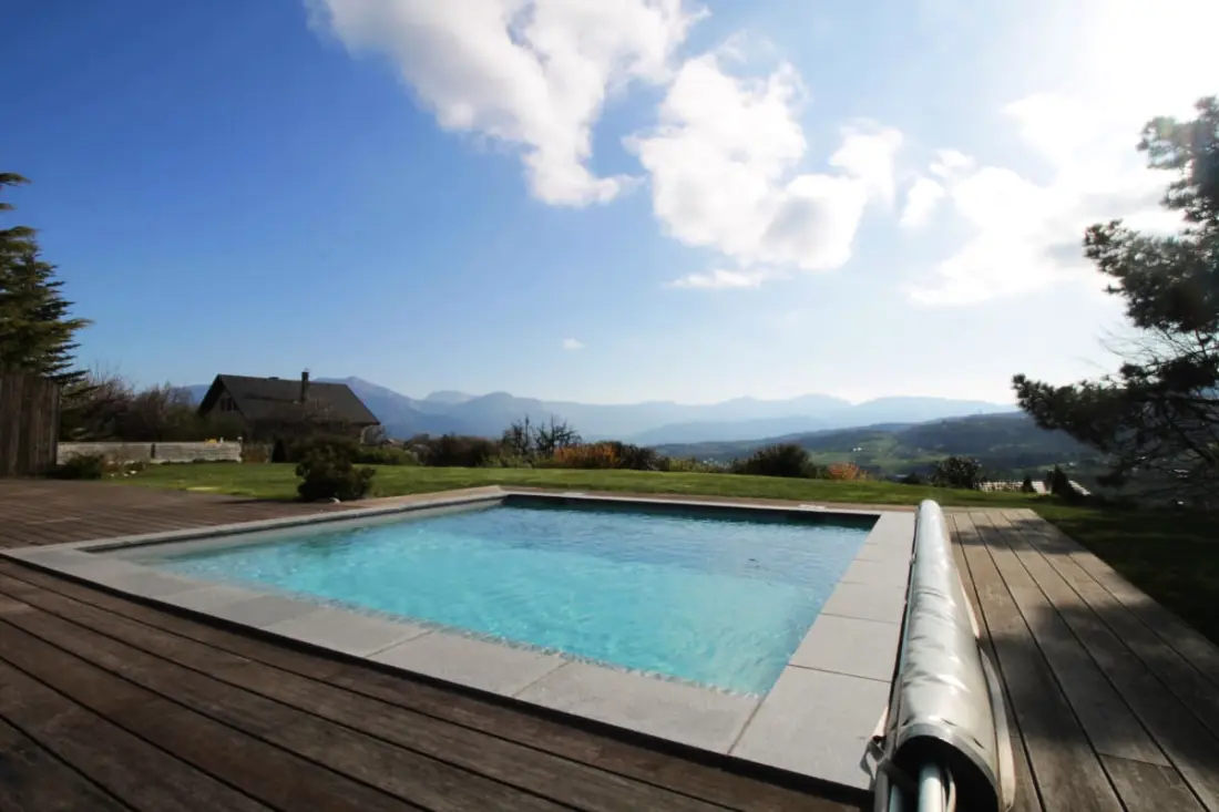 Formidable Chalet Avec Piscine Et Vue