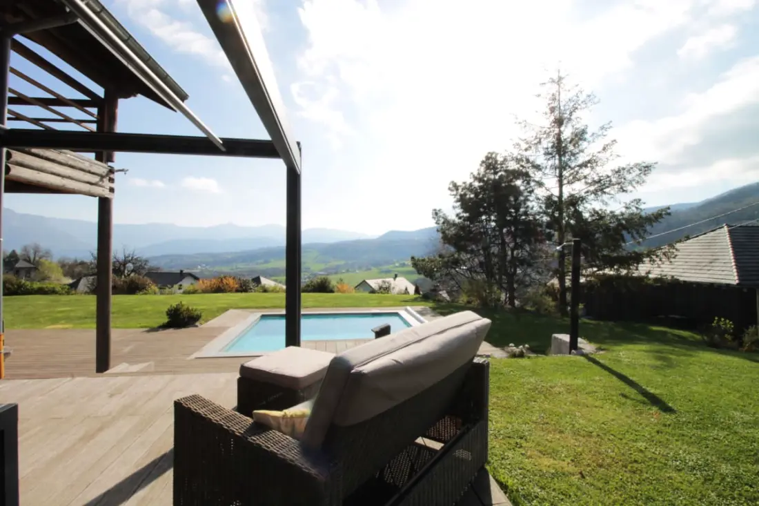 Formidable Chalet Avec Piscine Et Vue