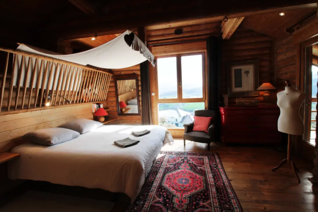 Formidable Chalet Avec Piscine Et Vue