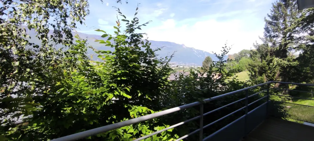 Jolie Maison Neuve Entre Villes Et Lacs